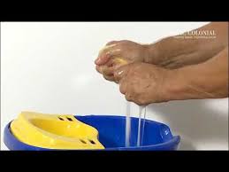 طريقة تنظيف البورسلين و السيراميك شكل الخشب Youtube