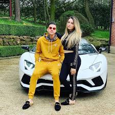 Футболист манчестер сити и сборной украины александр зинченко сообщил о том, что встречается с владой щегловой. Odnoklubnik Zinchenko Pohvastalsya Zhenoj I Avtomobilem Za Polmilliona Foto Fakty