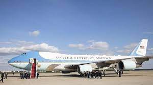 Salah satu wartawan yang diundang untuk ikut rombongan presiden menumpang pesawat air forde one … Air Force One Jadi Pesawat Andalan Presiden Amerika Serikat Ini Fasilitas Mewah Yang Ditawarkan Tribunnews Com Mobile