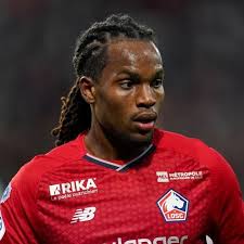 🕵️‍♂️ Milan, Renato Sanchez'i kadrosuna katmak istiyor! 🇵🇹 Lille'de  kendini bulan ve tekrar Portekiz Milli Takımı'na dahil olan Sanchez için  istenen ücret 30