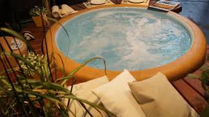 Realisieren sie sich den traum vom swimming pool bestellen sie bequem ihre poolchemie in unserem onlineshop und sparen sie dabei kostbare badezeit, die eigentlich für das einkaufen. Was Man Uber Pools Im Garten Wissen Sollte Gabot De