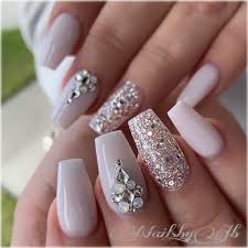 1001 Ideen Und Designs Fur Einzigartige Ballerina Nagel Gelnagel Spitz Ideen Beig In 2020 Nails Design With Rhinestones Ballerina Nails Designs Rhinestone Nails