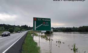 Dwa radiowozy ścigały w niedzielę w gdańsku. Kge Dkjg2vplum