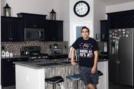 How much money do t shirt designers make? How A 32 Year Old Made 120 000 From Selling T Shirts Money