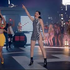 When a girls downstairs lips push up against her tight pants and you can almost read what they are him: What I Learned About Style From Nicki Minaj Jessie J And Ariana Grande S Bang Bang