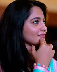 Sweety Ante Pichi• (@ImAnushkaFan)