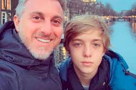 Data para realização do pac será 11 de junho. Filho Mais Velho De Luciano Huck E Angelica E Internado No Rio Primeiro Plano Home