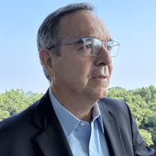 This town in Connecticut used to be notoriously anti-development, until a  developer with the right vision came along. Here's a look into Darien's  transit-oriented development efforts with David…