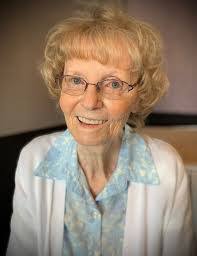 Elizabeth Isom's Instagram, Twitter & Facebook