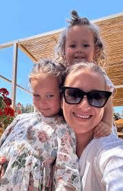 Tara Hogarth's Instagram, Twitter & Facebook