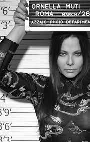 De momento, hemos de felicitarla porque este lunes, 9 de febrero, cumple sesenta y cinco años. Ornella Muti Starportrat News Bilder Gala De