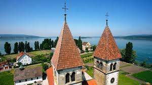 The attractive rooms at haus insel reichenau feature parquet floors and a modern bathroom. Insel Reichenau