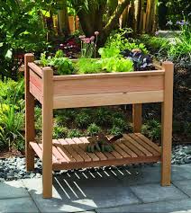Carre Potager Sureleve Et Bac A Fleurs Sur Pied Fiche Pratique New and used items, cars, real estate, jobs, services bac fait sur mesure en bois traiter brun ou a votre convenance juste a me contacter pour en discuter avec ajout de géotextile à l'intérieur faite vite. carre potager sureleve et bac a fleurs