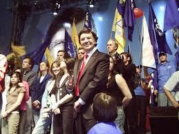 Creo en la nueva constitución y acuerdos por 2/3. Datei Joaquin Lavin En Cierre De Campana 2005 Jpg Wikipedia