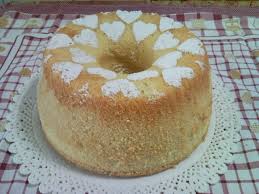 Il chiffon cake è un chiffon cake al limone, il ciambellone americano alto e sofficissimo. Ricetta Chiffon Cake