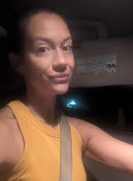 How do runners manage to wake up early for a morning run?