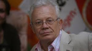 Dacă vorbesc şi merg, sunt bine,un actor român suferă de o boală rară. Lacrimi In Teatrul Romanesc Marele Actor In Stare GravÄƒ È™i A FÄƒcut Deja Testamentul B1 Ro