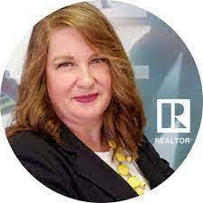 Cynthia Trantham's Instagram, Twitter & Facebook