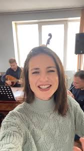 ❗️🎶❗️ https://www.youtube.com/watch?v=DZG46ToORjE Versurile scrise de Ion  Vicol descriu aventura lui Nică din ”Amintiri din copilărie” de Ion  Creangă. Melodia cântecului este populară. ”Pupăza din tei” este  interpretat voce-cobză și face parte din