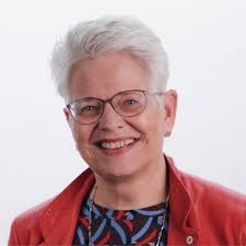 Toen ik drie jaar geleden aan de master cultuurmanagement van de  Universiteit Antwerpen begon, werkte ik nog in de automotive sector en was  mijn ervaring in de kunst- en cultuursector beperkt tot