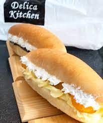 ﾟ 名古屋市北区にある sakumachi商店街の デリカキッチン さん delica kitchen chubufoods ここゎお弁当からサンドイッチ 出来立てのパンまで 充実しているお店で コッペパン hot dog buns yum food