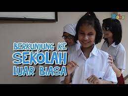 Aku langsung menelepon muki sepulang dari sekolah. Berkunjung Ke Sekolah Luar Biasa Youtube