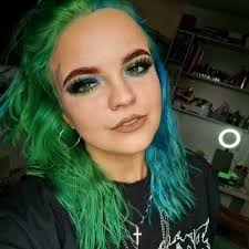 Bethany Jade (@chemicalcha0s)