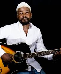 Mc roger anuncia chegada oficial do verão 2020 em moçambique. Bz Records Mc Roger Feat Twenty Fingers Verao Chegou
