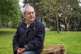 He is a composer, known for tendresse (1981), cartas da guerra (2016) and português, escritor. Pintar Serve Me Para Nao Enlouquecer Porque Eu Nao Paro De Fazer Musica