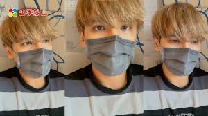 看到這個留言快笑死 突然想到把武肺肺炎變成狼人殺 大概會變成這樣吧： 天黑請閉眼 。 肺炎請睜眼，請選擇一名要感染的玩家 肺炎請閉眼。 預言家請睜眼，請選擇一名想要查驗的玩家 他的身分是：pcr 陽性。 預言家請閉眼 女巫請睜眼，今天確診的人是他，你有一隻疫苗你要用嗎？ Pioomaewshpevm