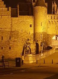 Winkel in naturalia en bijzonderheden sinds 1999. Lange Wapper Antwerpen Picture Of Lange Wapper Statue Antwerp Tripadvisor