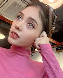 Amanda Bak's Instagram, Twitter & Facebook