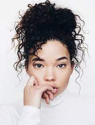 Vous pouvez avoir des cheveux fins et en grand nombre. Comment Faire Un Beau Chignon Le Guide Complet Conseil En Image Amour Mode Beaute