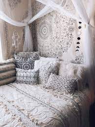 Boho Bedroom Styling Sarah Grace At Home Apartment Bedroom Design Bedroom Inspirations Chic Bedroom Decor