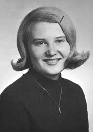 Pennywise wants all of you to know that it's Phyllis Musick Mosley 's  birthday!!! Happy birthday, lady!!!