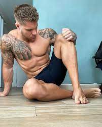 filou_fitt tattooed, shirtless and barefoot - Male Feet Blog