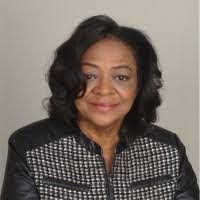 Paula Huck's Instagram, Twitter & Facebook