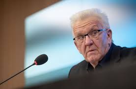 Mit bertrand tavernier verliert frankreich einen seiner großen intellektuellen und einen seiner besten filmemacher. Eap2tycffozydm