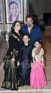 Sanjay Dutt And His Family Celebrating Diwali At Their Residence Bollywood Couples Celebrity Style Inspiration Bollywood Celebrities