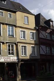 Maison Sur La Commune De Dinan Departement Cotes D Armor En 2020 Maison Batiment Monuments Historiques