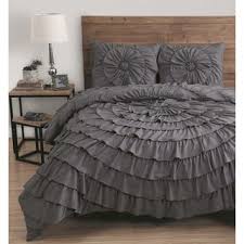 Elegant and delicate layers of ruffles give you a charming and pretty queen comforter bedding set. Pin On Tarapunto