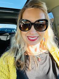 Nothing feels as good as a brand-new episode of SmartLess 😮‍💨