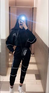 Tugce Kurt Adli Kullanicinin S T Y L E Panosundaki Pin Stil Kiyafetler Moda Kiyafetler Tarz Moda