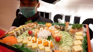 Setelah berat badan berhasil turun, anda baru boleh mengonsumsinya. Rayakan Ulang Tahun Dengan Sushi Cake Ala Genki Sushi Bisa Pilih Varian Yang Gurih Hingga Pedas Surya