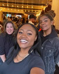 The foodie baddies are at it again! *The amount of cheekbone in these  pictures though*☺️