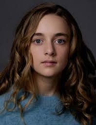 Isabelle Tate's Instagram, Twitter & Facebook