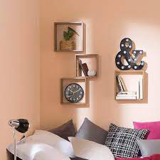 Les etageres murales se declinent en plusieurs tailles et en diverses matieres. 25 Idees D Etageres Murales Pour Votre Salon Blog But