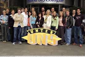 Seit wann gibt's denn für's nasebohren die rote karte, herr schiedsrichter? Unter Uns Dieses Urgestein Verlasst Die Schillerallee Gala De