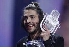 Que dor. Mana. Rainha”: as reações à morte de Sara Tavares