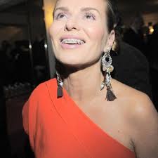 Zwykle aparat retencyjny jest potrzebny tak długo, jak długo trwało prostowanie zębów. Anna Mucha Zaklada Aparat Ortodontyczny